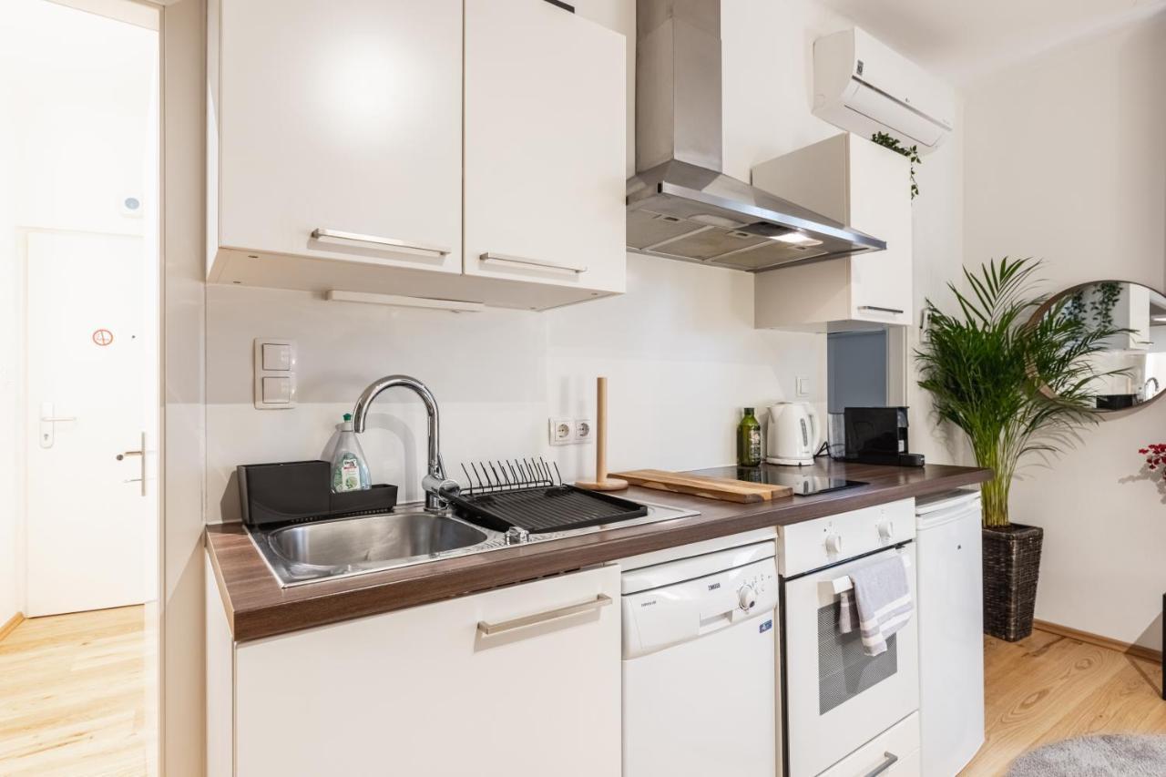 Cozy Studio Apartment Located In Vienna'S Vibrant City Center Экстерьер фото